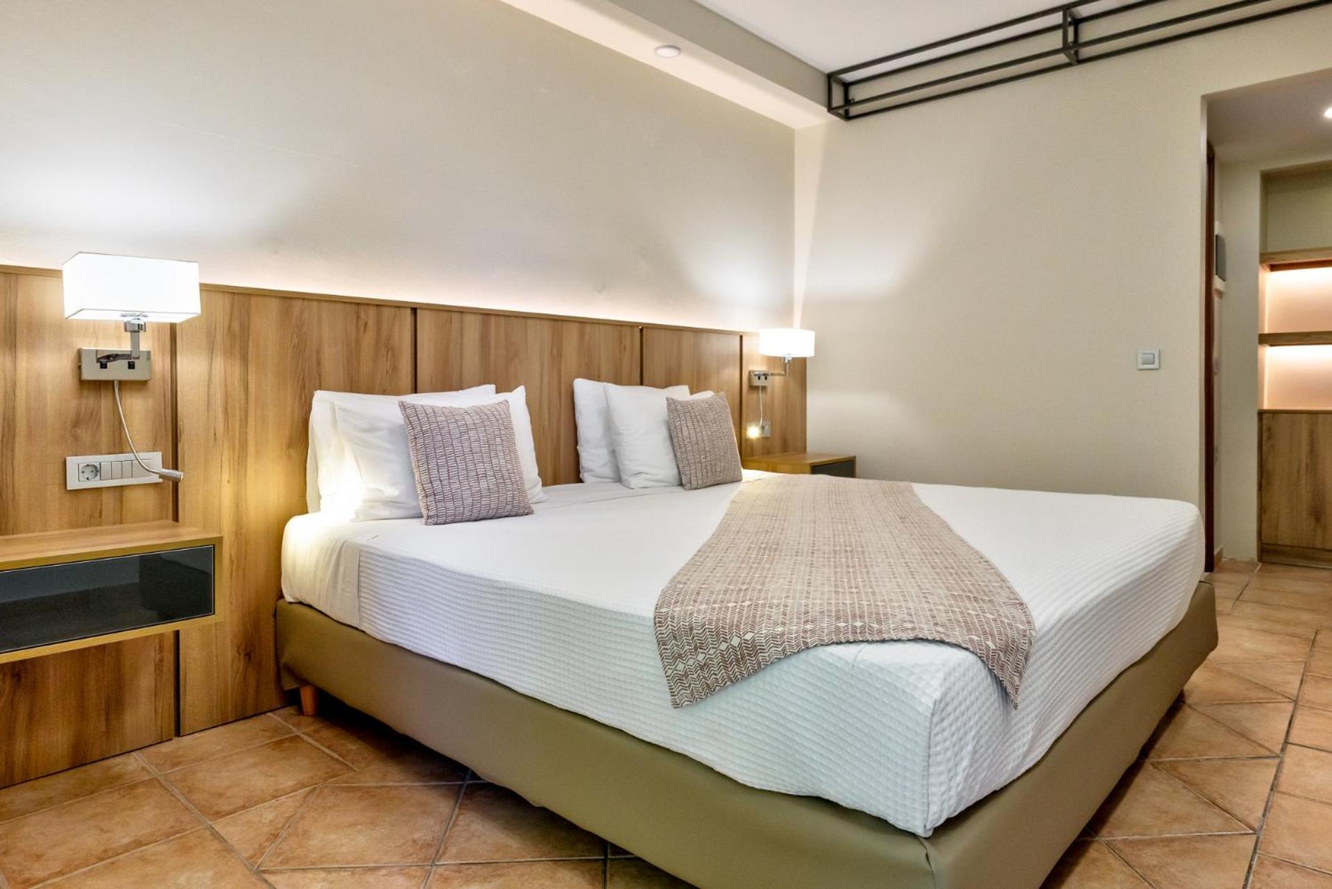 White Olive Premium Laganas Hotel ภายนอก รูปภาพ